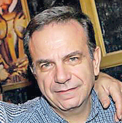 Ο γνωστός πρώην παράγοντας του ΟΦΗ Δημήτρης Αποστολάκης