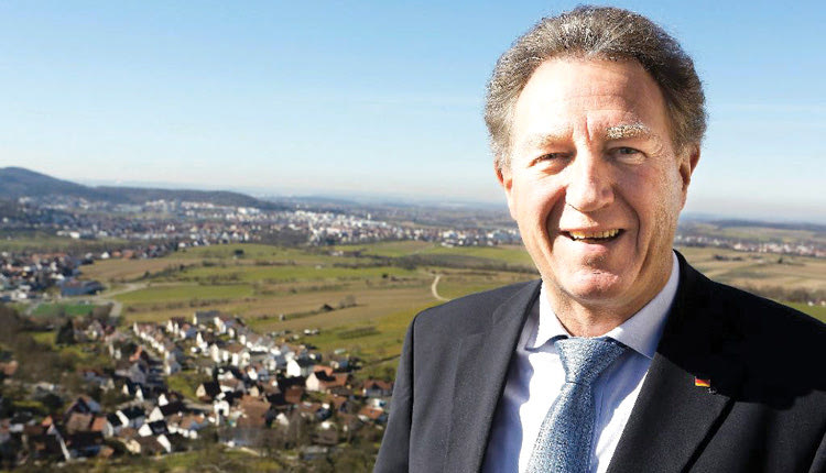 O Χανιώτης πρόεδρος της Επιτροπής Εξεταστικήςτης Βουλής για τα σκάνδαλα  Αντώνης Μπαλωμενάκης