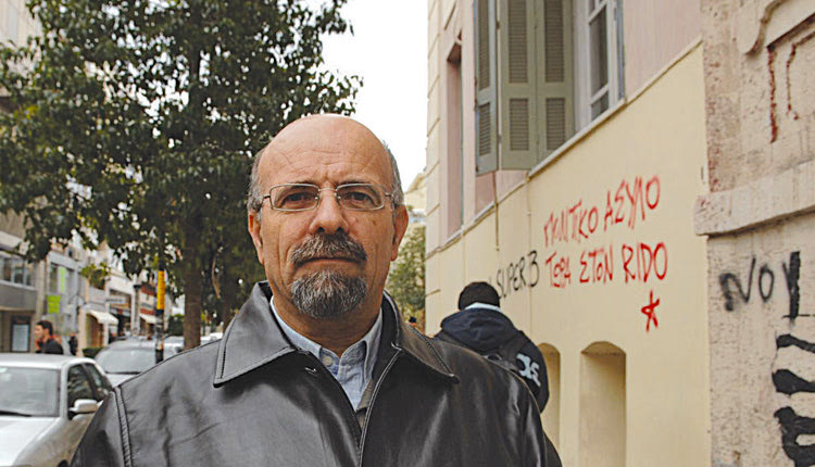 ο πρόεδρος της Ομοσπονδίας Τριτέκνων Μανόλης Αχλαδιανάκη