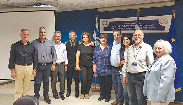 ν η συνάντηση που είχε χθες ο πρόεδρος Μαν. Αχλαδιανάκης και η Συνομποσπονδία Τριτέκνων με τον αναπληρωτή υπουργό Ναυτιλίας κ. Σαντορινιό