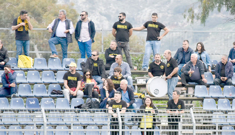 φίλοι του Εργοτέλη στηρίζουν την ομάδα τους στα Περιβόλια