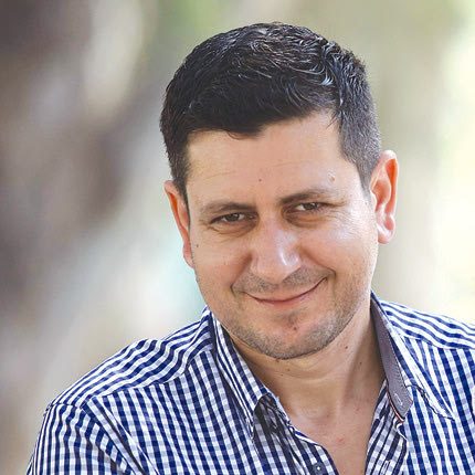 Ο φυσικός του Λυκείου Γουβών κ. Γιάννης Αδαμάκης συνδέει τα κόμικς με τους νόμους της φυσικής