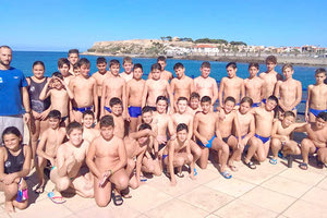 Η ομάδα πόλο των μικρών του ΟΦΗ που συμμετέχει στο πρωτάθλημα