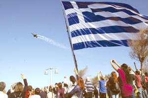 η επίδειξη πολεμικού αεροσκάφους  για να τιμηθεί ο πολιούχος του Ηρακλείου Άγιος Μηνάς.