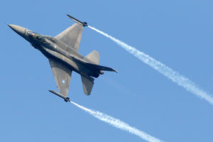 Εντυπωσίασε και φέτος η αεροπορική επίδειξη του μαχητικού της Π.Α.