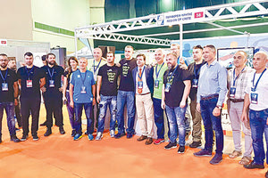 Ο κ. Συριγωνάκης με τους ανθρώπους της Κρήτης