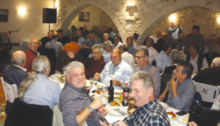 Ξεφύλλισαν το λεύκωμα των αναμνήσεων μετά από σαράντα χρόνια οι απόφοιτοι του Β’ Λυκείου Αρρένων Ηρακλείου του 1978