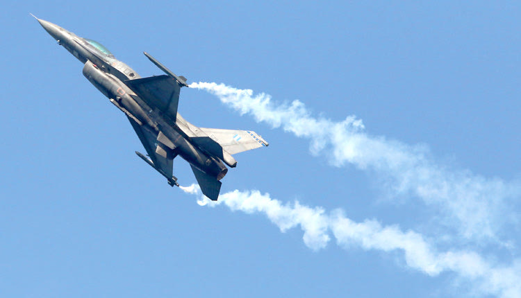 Εντυπωσίασε και φέτος η αεροπορική επίδειξη του μαχητικού της Π.Α.