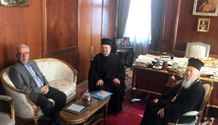 Συνάντηση είχαν ο υπουργός Παιδείας Κώστας Γαβρόγλου με τον Οικουμενικό Πατριάρχη Βαρθολομαίο στο Φανάρι.
