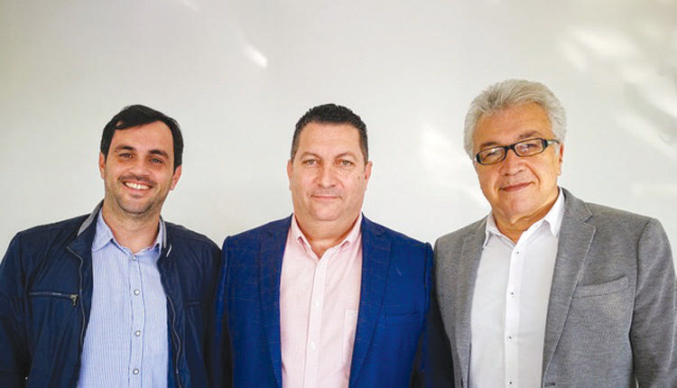 ο κ. Νικόλαος Αργυράκης, μέχρι σήμερα πρόεδρος της Δημοτικής Επιχείρησης ΄Υδρευσης Αποχέτευσης  Χερσονήσου (ΔΕΥΑΧ) στην αντιδημαρχία της Χερσονήσου. 