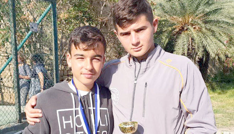 Πρώτος ο Μπόγρης (δεξιά) και τρίτος ο Μανδαλενάκης στα 16άρια 