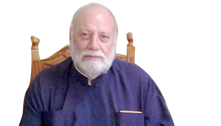 Ο προϊστάμενος του Ιερού Μητροπολιτικού Ναού του Αγίου Μηνά, πρωτοπρεσβύτερος Εμμανουήλ Σταυρουλάκης