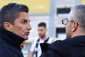 Παπαβασιλείου και Λουτσέσκου μίλησαν για αρκετή ώρα με τον Ρουμάνο να εκφράζει τον θαυμασμό του για την ομάδα του Εργοτέλη