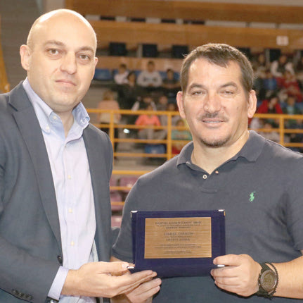 Ο κ. Βαρδαβάς βράβευσε τον Πύρρο Δήμα