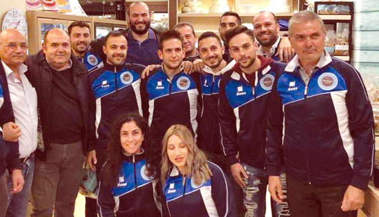 χορηγία σε φόρμες πρός όλους τους Ηρακλειώτες διαιτητές έκανε το ζαχαροπλαστείο «Μαθιουδάκης» και ο ιδιοκτήτης και μέλος της διαιτητικής οικογένειας Βασίλης Μαθιουδάκης