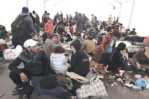 πρόσφυγες και μετανάστες