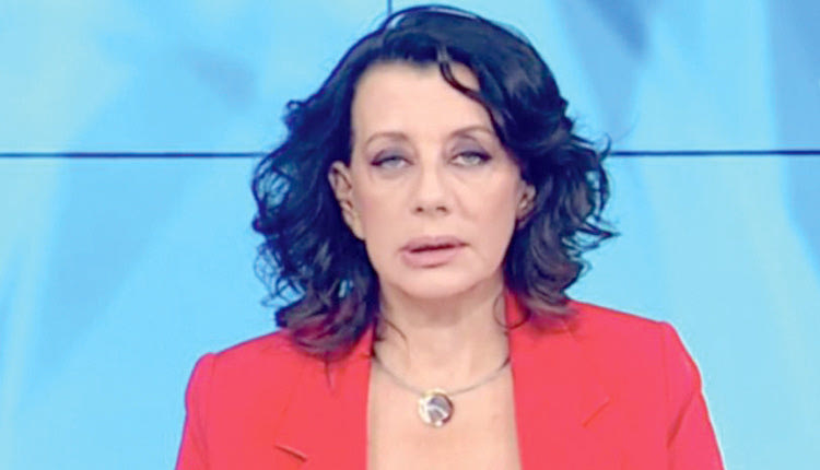 η δημοσιογράφος της ΕΡΤ Κατερίνα Ακριβοπούλου.