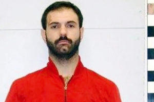 Στη δημοσιότητα έδωσε η αστυνομία τις φωτογραφίες και τα στοιχεία του ανθρώπου που κατηγορείται για απόπειρα βιασμού οδηγού ταξί