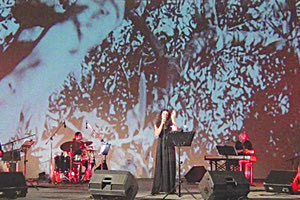 H μουσικοποιητική παράσταση με τίτλο «Με λένε Μελαχρινή» από το «aλma λibre»