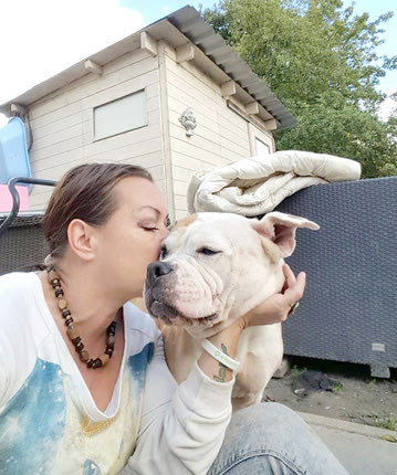 Η ιδιοκτήτρια της φάρμας στην Ολλανδία 