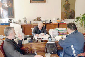 Υπεγράφη η σύμβαση για τα τείχη