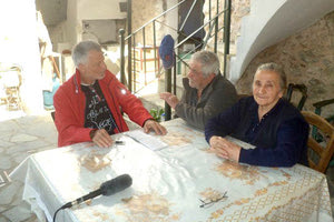 Ο Γ. Κανελλάκης μιλά με Κρητικούς επιζήσαντες από το κολαστήριο του Μαουτχάουζεν
