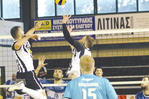 Η ομάδα βόλεϊ του ΟΦΗ με το Αίγιο