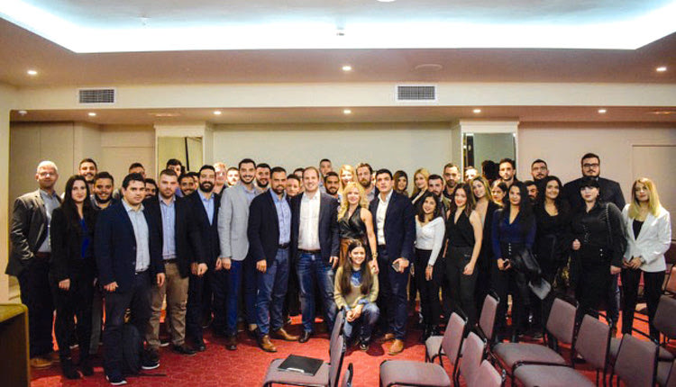 Μαζεύτηκαν αρκετοί νέοι στο Ρέθυμνο για την παγκρήτια συνδιάσκεψη, που πραγματοποιήθηκε για πρώτη φορά με πρωτοβουλία του Υπεύθυνου Επαρχιακών Οργανώσεων της ΟΝΝΕΔ, Θάνου Κολοβού