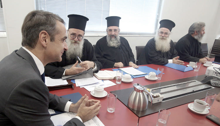 “Ακόμα και αν περάσει μονομερώς η αλλαγή στο μισθοδοτικό καθεστώς των ιερέων, εμείς θα επαναφέρουμε το υφιστάμενο καθεστώς” είπε ο Κ. Μητσοτάκης