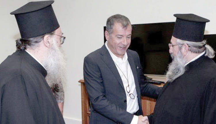 Οι εκπρόσωποι των ιεραρχών της Κρήτης συναντήθηκαν  και με τον Σταύρο Θεοδωράκη