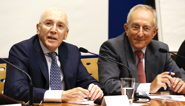 ξύλο έπεσε στην Τράπεζα Αττικής μεταξύ προέδρου και διευθύνοντος συμβούλου