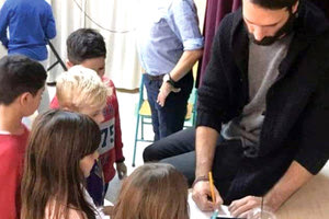 Στο 28ο και 52ο Δημοτικό ο Γιώργος Σαμαράς