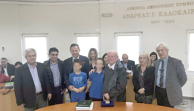 Τον καθηγητή, δ/ντή του Τμήματος Ιατροδικαστικών Επιστημών και του Εργαστηρίου Τοξικολογίας και Εγκληματολογικής Χημείας της Ιατρικής Σχολής του Πανεπιστημίου και του ΠαΓΝΗ, Αριστείδη Τσατσάκη, τίμησε στην χθεσινή του συνεδρίαση το Δημοτικό Συμβούλιο Μαλεβιζίου