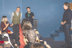 ο  καθηγητής Φαρμακολογίας της Ιατρικής Σχολής του Πανεπιστημίου Κρήτης και ερευνητής του Ιδρύματος Τεχνολογίας και Έρευνας (ΙΤΕ) Αχιλλέας Γραβάνης στην εισήγησή του με τον τίτλο «Εγκέφαλος on-a-chip, θεραπευτικές και βιοηθικές προκλήσεις».