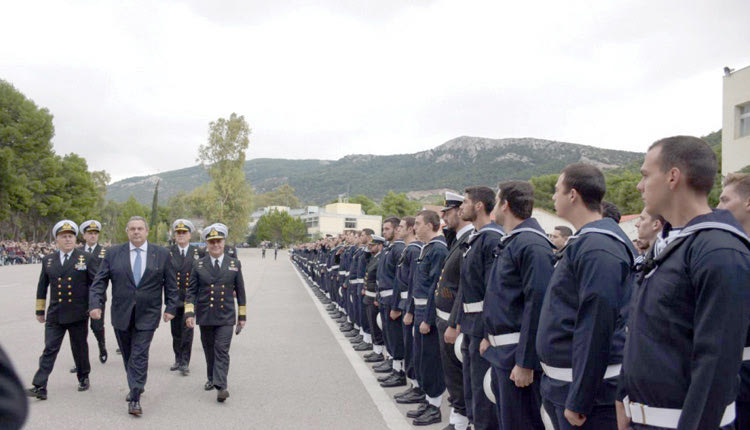 Στο Πολεμικό Ναυτικό, όπου θα εκπληρώσει τη στρατιωτική του θητεία, ορκίστηκε χθες ο γιος του υπουργού Εθνικής Άμυνας Πάνου Καμμένου, Γιάννης.