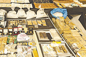 υπόθεση με τους ενεχυροδανειστές και την παράνομη μεταφορά χρυσού στο εξωτερικό