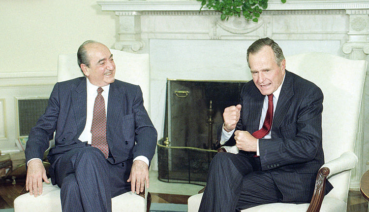 Ο πρώην πρόεδρος των Ηνωμένων Πολιτειών Τζορτζ Χέρμπερτ Ουόκερ Μπους είχε στενή σχέση με τον Κων. Μητσοτάκη