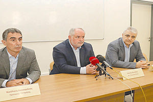 Ο πρόεδρος του ΤΕΙ Κρήτης με τον κ. Φωτάκη και τον πρόεδρο του ΙΤΕ