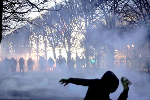 τα βίαια επεισόδια των «κίτρινων γιλέκων» στο Παρίσι