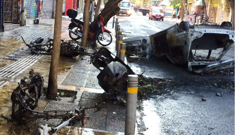 Στάχτες και αποκαΐδια στη δέκατη επέτειο από τη δολοφονία του Αλέξη Γρηγορόπουλου