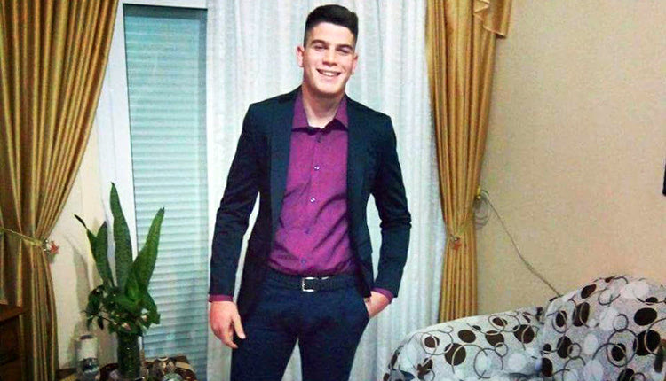 το τελευταίο “αντίο” στον 17χρονο Άγγελο Κανάκη, που με τον θάνατό του πρόσφερε ζωή σε συνανθρώπους μας ως δωρητής οργάνων.