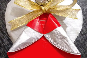 ΔΗΜΙΟΥΡΓΙΚΗ ΑΝΑΚΥΚΛΩΣΗ ΜΕ Άρωμα Χριστουγέννων