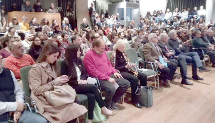 Πλήθος κόσμου έσπευσε να την ακούσει