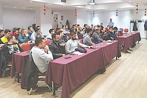 Επιμορφωτική συνάντηση με θέμα τη διατροφή από τον Μάνο Γιακουμάκη για τους διαιτητές ποδοσφαίρου Hρακλείου