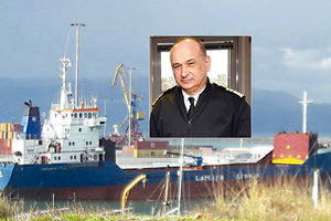 για το πλοίο «ΝΟΚΑ», σημαίας Συρίας, το οποίο έκρυβε καλά στα αμπάρια του τεράστια ποσότητα κατεργασμένης κάνναβης (σοκολάτα)