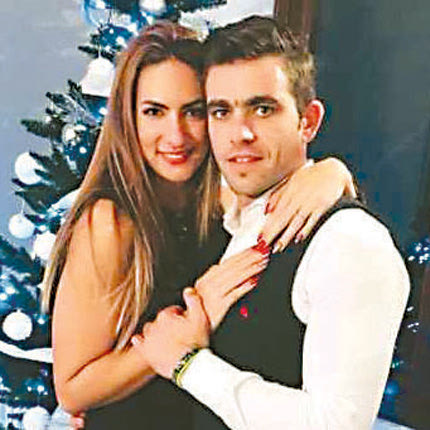 Ο έμπειρος μπακ της Δαμάστας Μπάμπης Μαρκάκης και η σύζυγος του Φανή