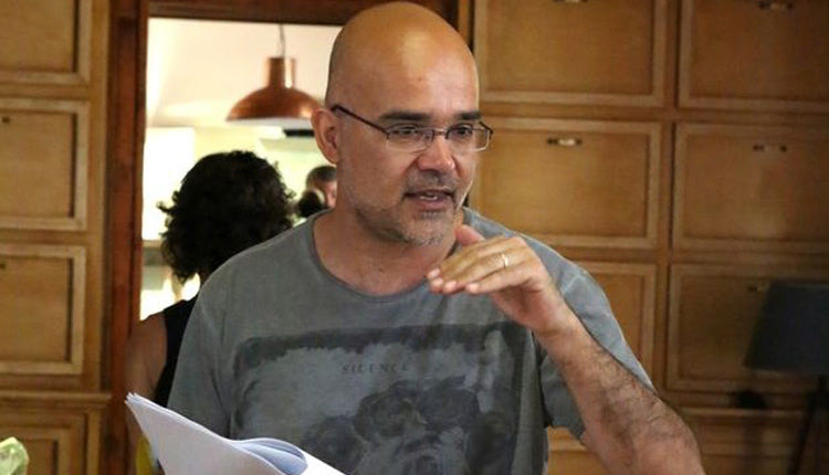 ο σκηνοθέτης Θοδωρής Παπαδουλάκης