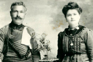 ΦΩΤΟ ΗΜΕΡΑΣ: Ένα νιόπαντρο ζευγάρι  