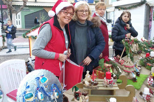Τις δυνάμεις τους ένωσαν για το  χριστουγεννιάτικο φιλανθρωπικό   παζάρι ο Σύλλογος Γυναικών Χερσονήσου Βριτόμαρτις και ο  Φιλωνίδειος Πολιτιστικός Εξωραϊστικός Σύλλογος Λ. Χερσονήσου