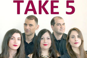 το φωνητικό σύνολο «Take 5»